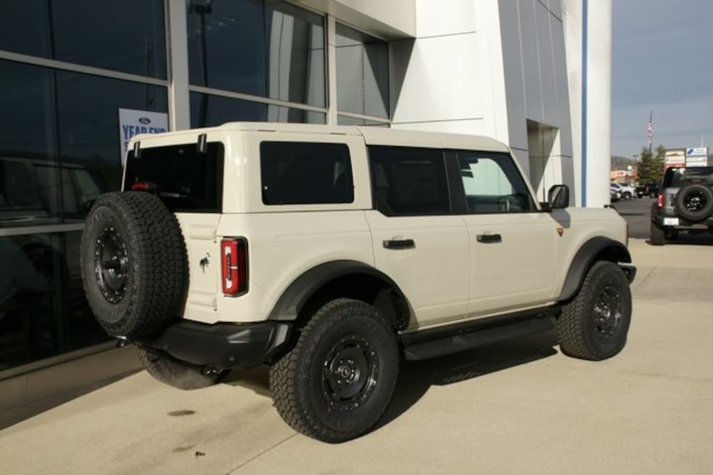 New 2025 Ford Bronco Badlands SUV