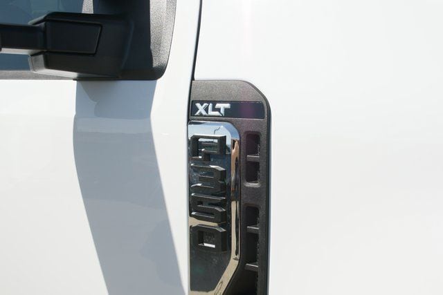 2026 Ford F-350 Super Duty XLT - Photo 9