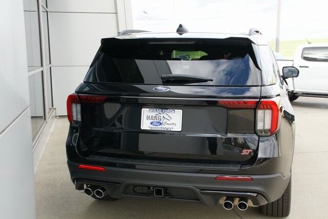 2026 Ford Explorer ST photo 3