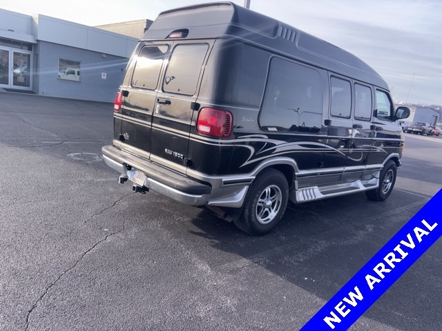 2003 Dodge Ram Van Base