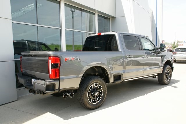 2025 Ford F-350 Platinum photo 3