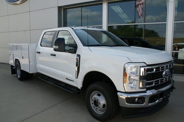 2026 Ford F-350 photo 2