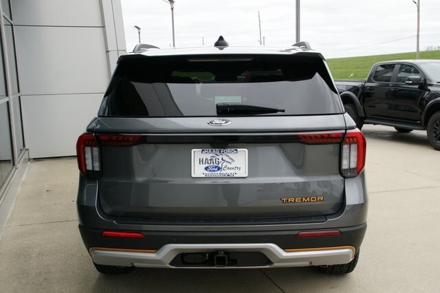 2026 Ford Explorer photo 4