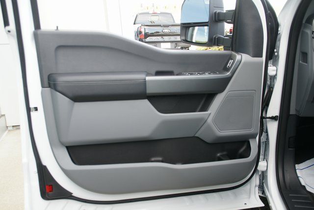 2026 Ford F-350 Super Duty XLT - Photo 15