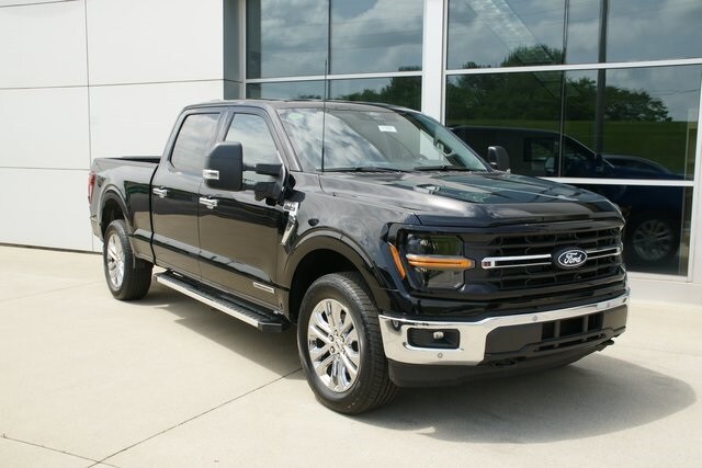 2025 Ford F-150 XLT photo 2