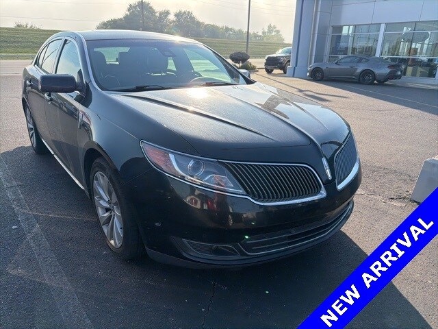 2015 Lincoln MKS Base photo 2