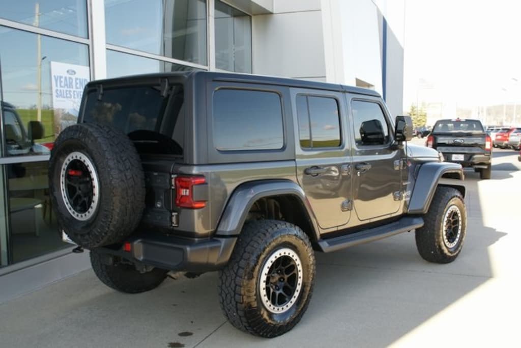 Used 2018 Jeep Wrangler Unlimited Sahara SUV
