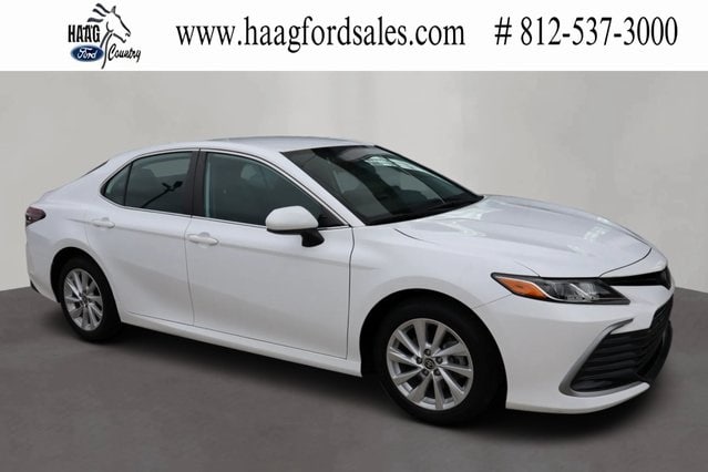 2021 Toyota Camry LE's photo