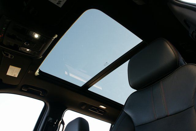 2022 Chevrolet Suburban RST - Photo 19