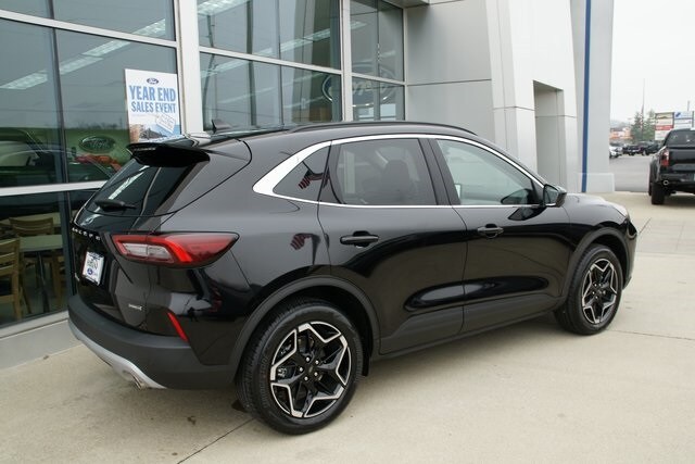 2026 Ford Escape Hybrid Platinum photo 3