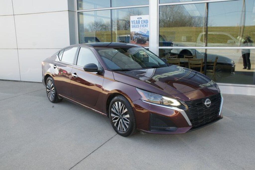Used 2024 Nissan Altima 2.5 SV Sedan