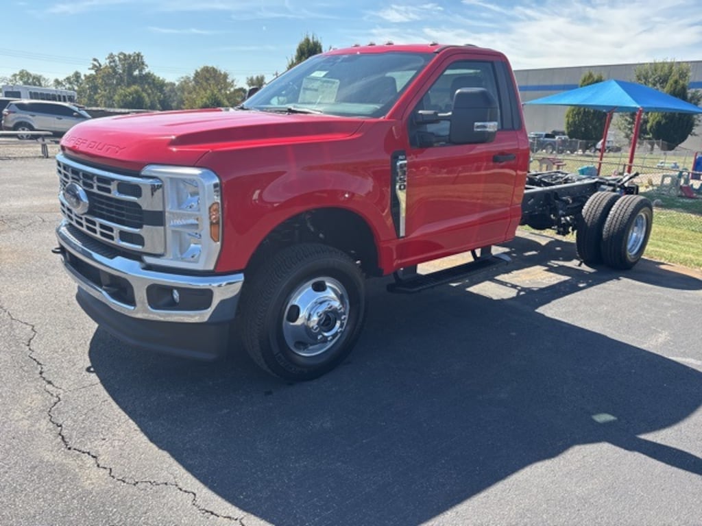 New 2026 Ford F-350SD XLT Chassis