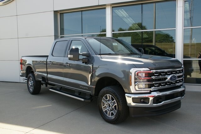 2026 Ford F-350 photo 2