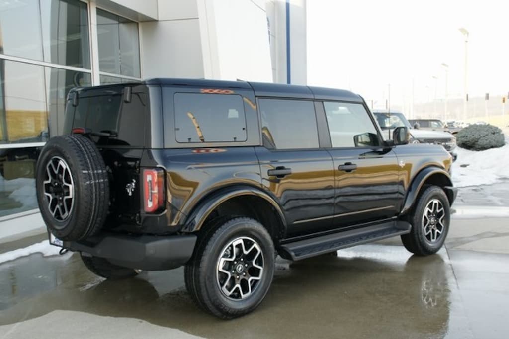 New 2026 Ford Bronco Outer Banks SUV