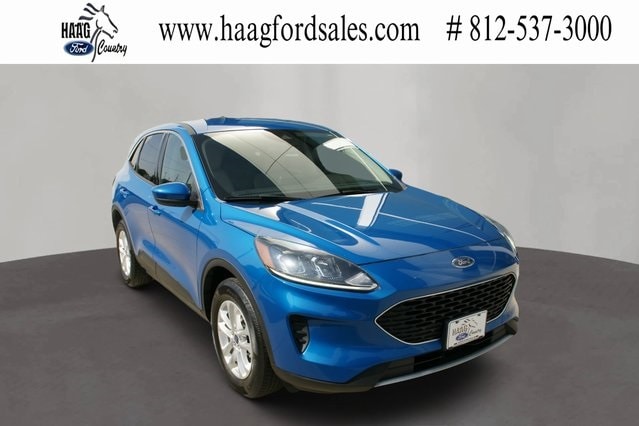 Used 2020 Ford Escape SE with VIN 1FMCU9G68LUC72319 for sale in Greendale, IN