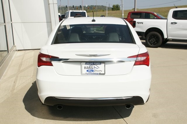 2013 Chrysler 200 Limited photo 4