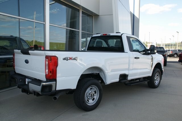 2026 Ford F-350 photo 3