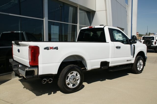 2026 Ford F-350 photo 3