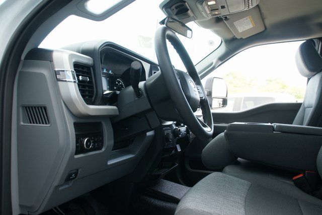 2026 Ford F-350 Super Duty XLT - Photo 16