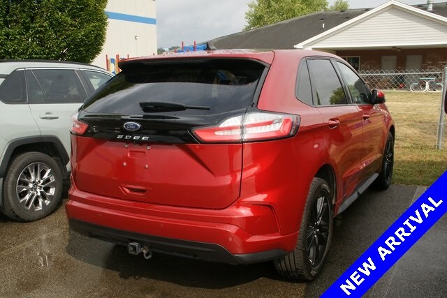 2022 Ford Edge SEL photo 4