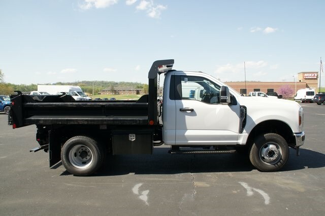 2024 Ford F-350 photo 3