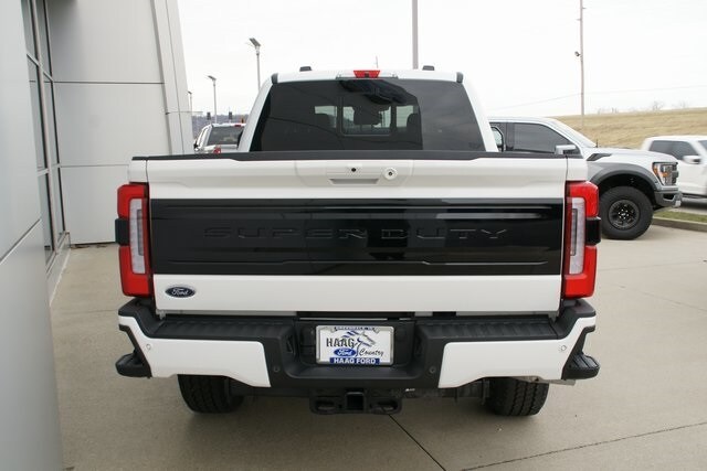 2025 Ford F-350 Platinum photo 4
