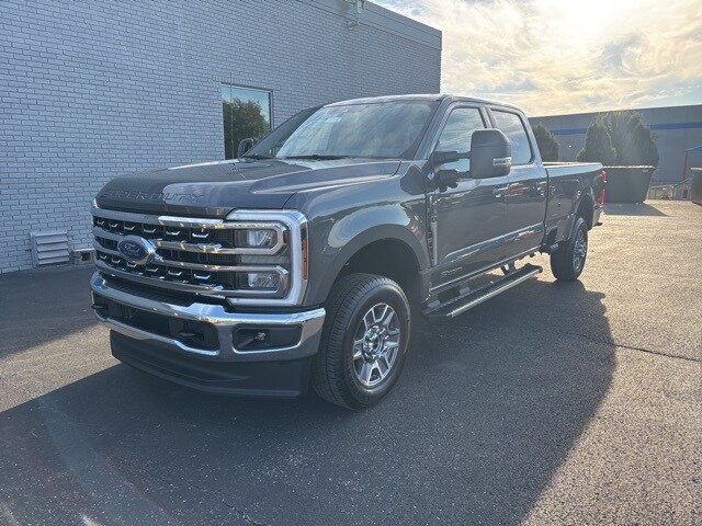 2026 Ford F-350 photo 2