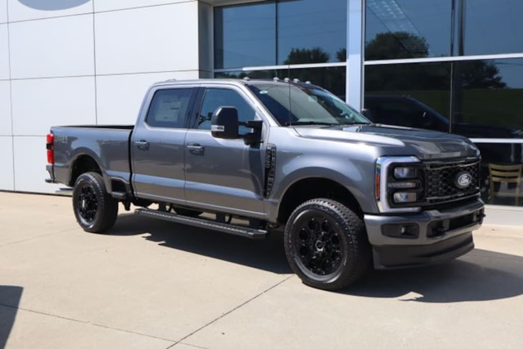 New 2027 Ford F-250SD XLT Truck