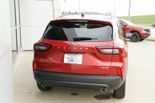 2026 Ford Escape ST-Line photo 4