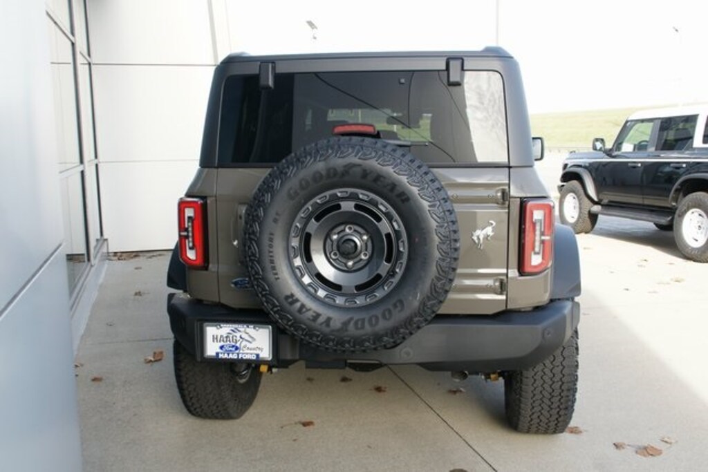 New 2025 Ford Bronco Outer Banks SUV