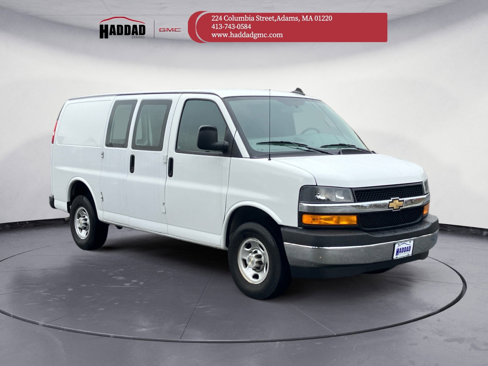 2024 Chevrolet Express Cargo 2500 Van photo 3