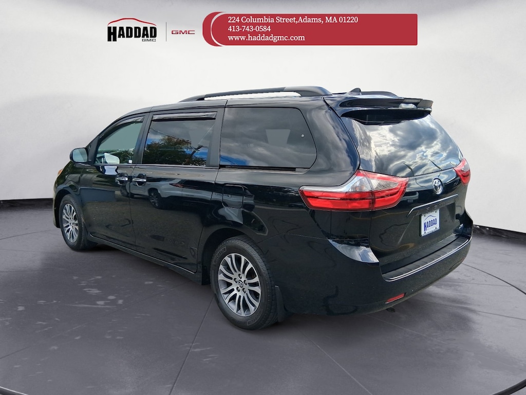 Used 2020 Toyota Sienna XLE Minivan