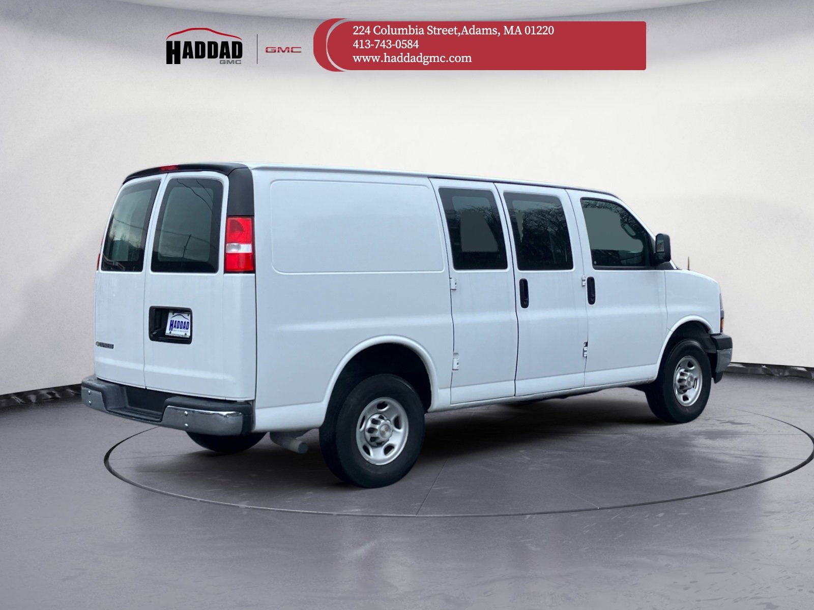 2024 Chevrolet Express Cargo 2500 Van photo 4