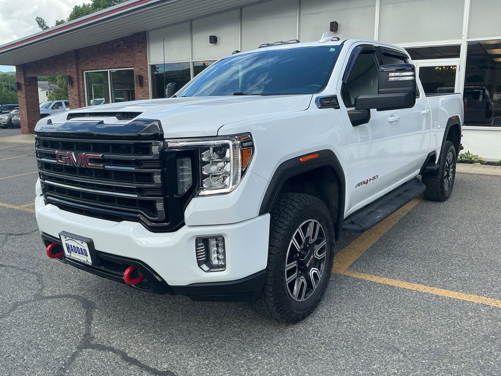 2023 GMC Sierra 4WD Crew Cab Standard Box AT4's photo