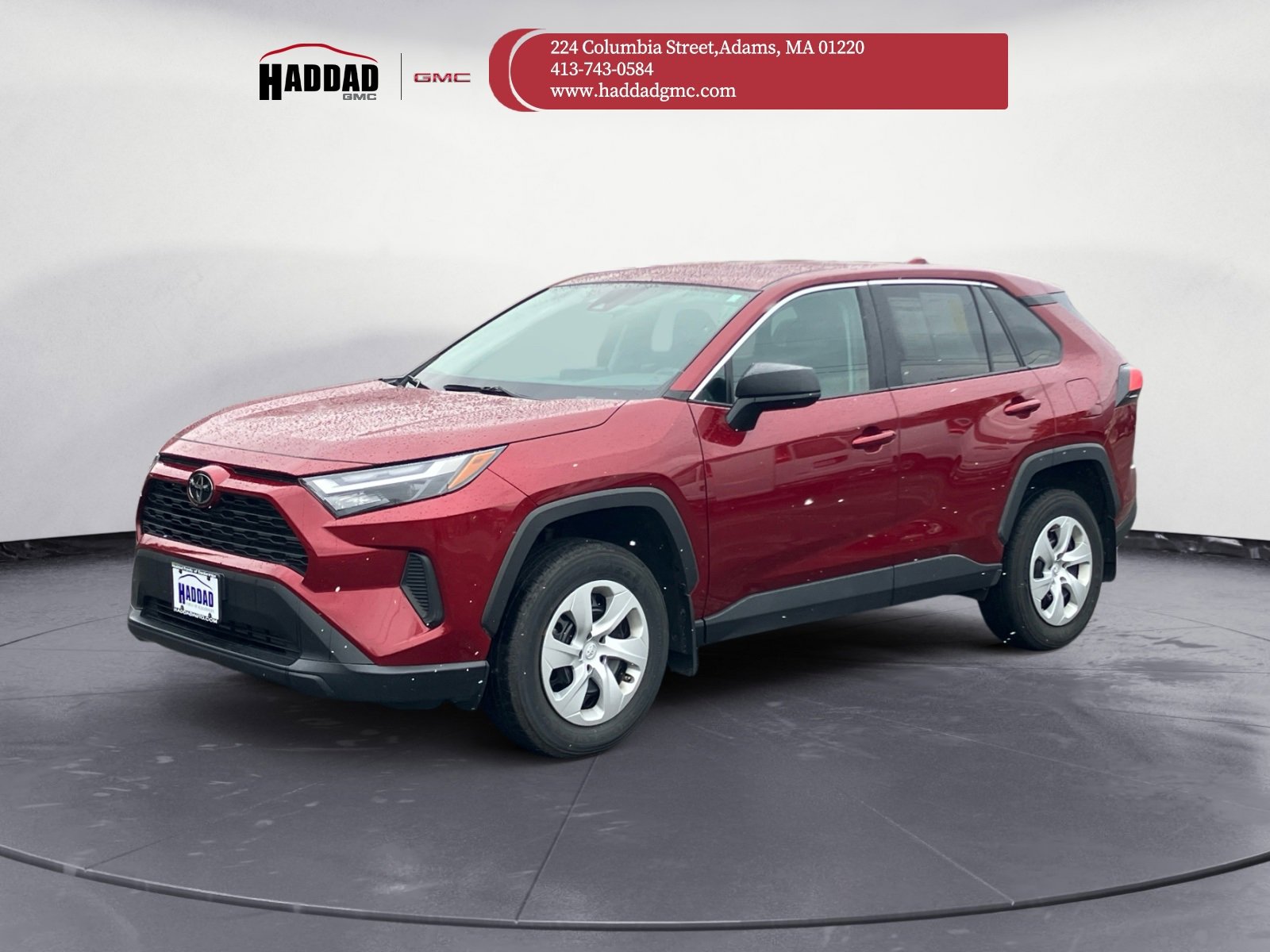 2024 Toyota RAV4 LE's photo