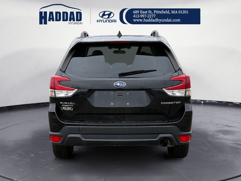 2020 Subaru Forester Premium photo 3