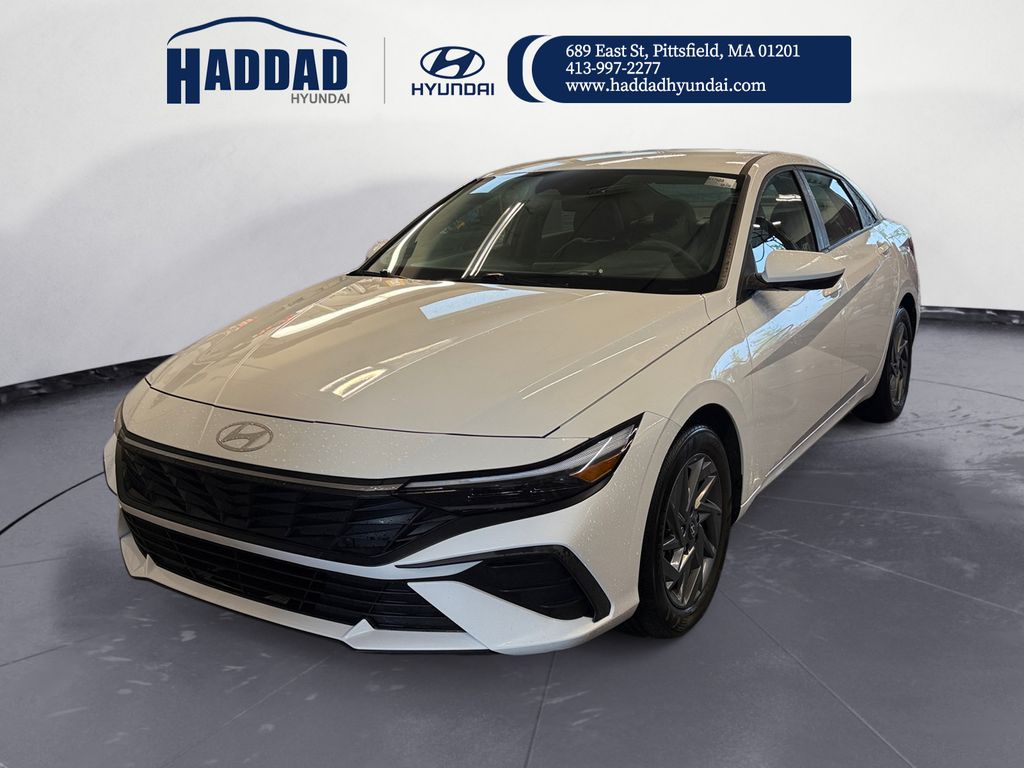 2024 Hyundai Elantra Sedan 