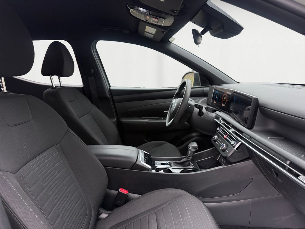2025 Hyundai Santa Cruz SE - Photo 16