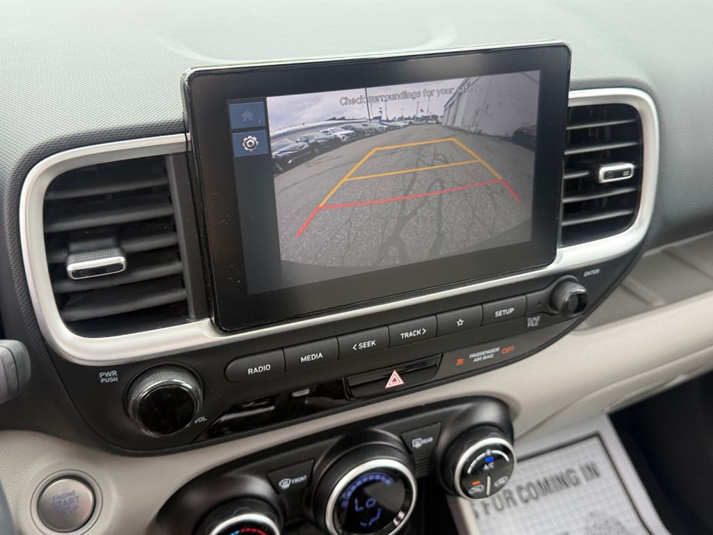 2024 Hyundai Venue SEL - Photo 24
