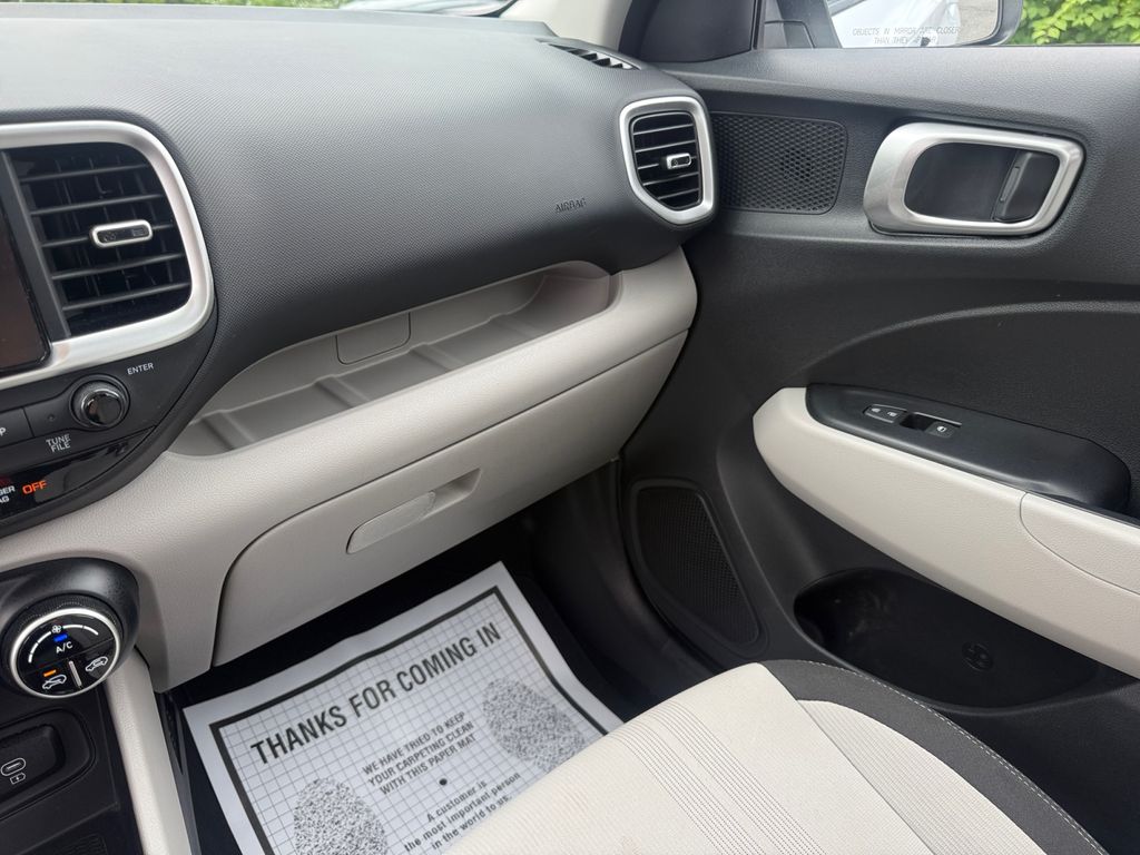 2024 Hyundai Venue SEL - Photo 26
