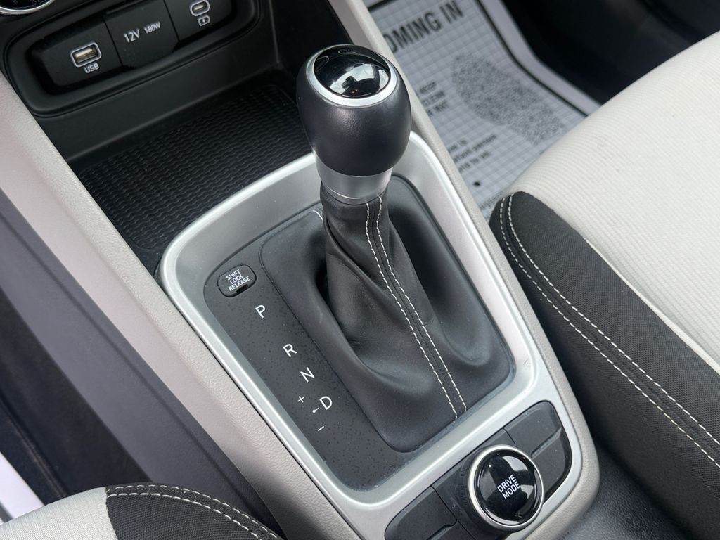 2024 Hyundai Venue SEL - Photo 20