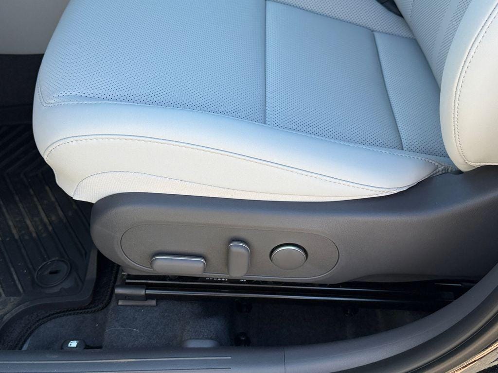 2026 Hyundai Kona Limited - Photo 17
