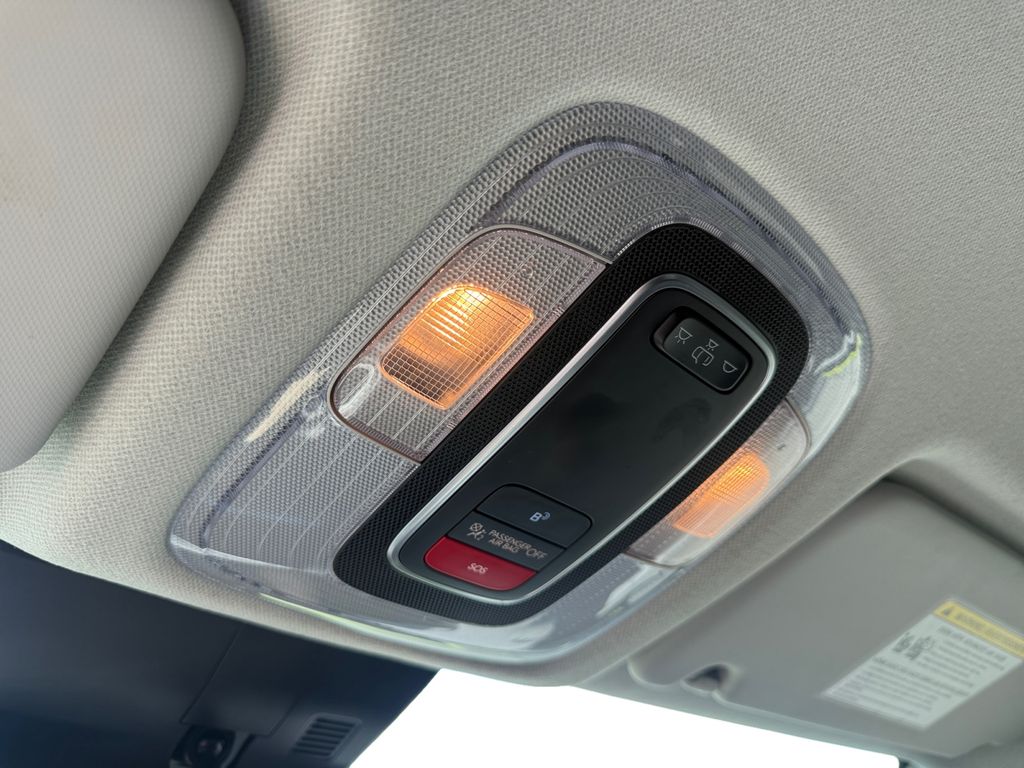2025 Hyundai Kona SEL - Photo 20