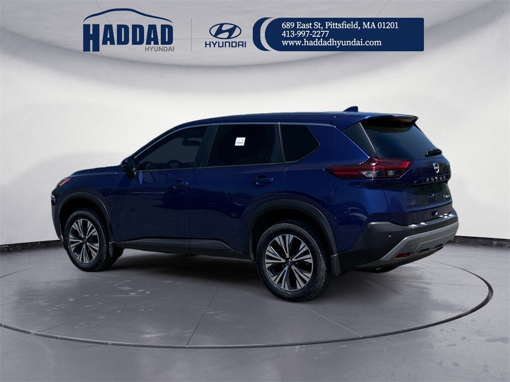 2023 Nissan Rogue SV photo 3