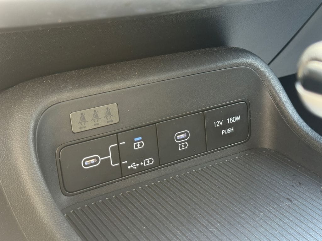 2025 Hyundai Kona SEL - Photo 27