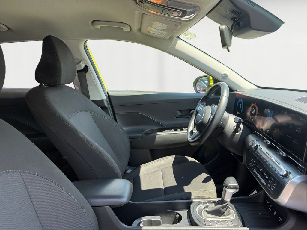 2025 Hyundai Kona SEL - Photo 16