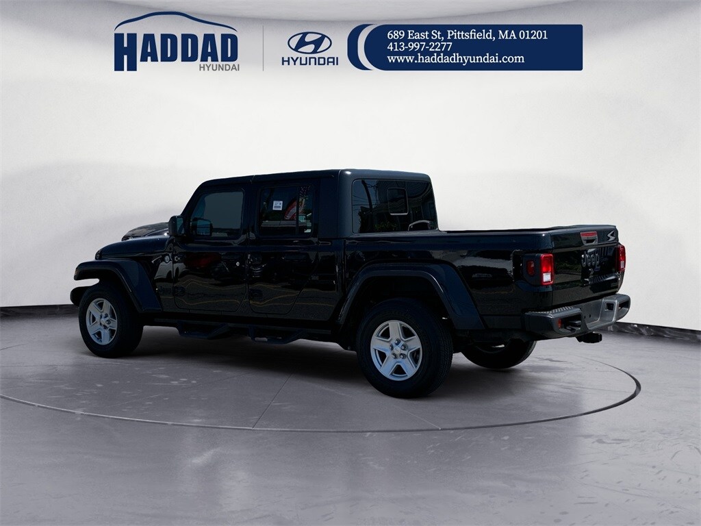 2021 Jeep Gladiator Sport photo 3