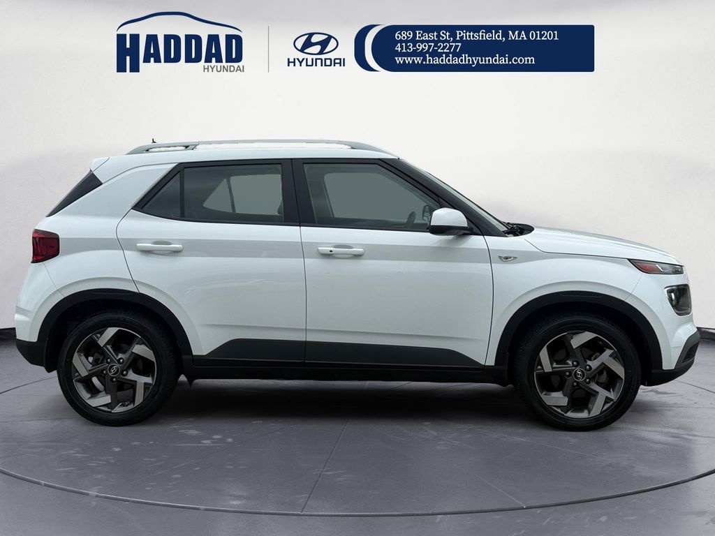 2024 Hyundai Venue SEL - Photo 6