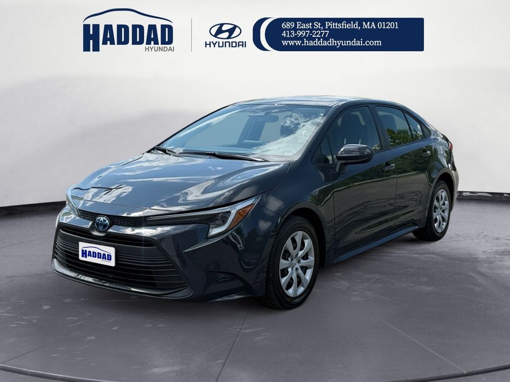 Used 2025 Toyota Corolla Hybrid LE Sedan