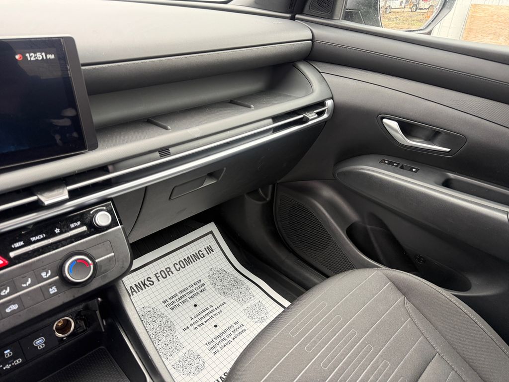 2025 Hyundai Santa Cruz SE - Photo 26